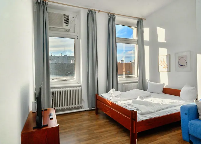 2 Bedrooms & Free Parking Apartment *