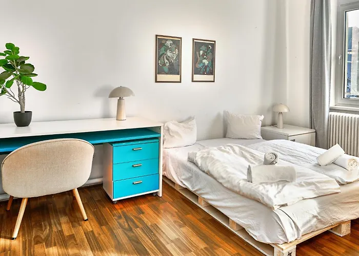 2 Bedrooms & Free Parking Apartment *