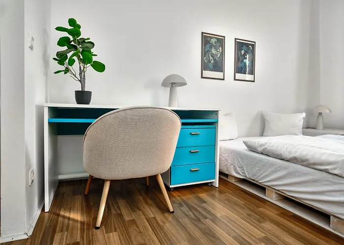 2 Bedrooms & Free Parking Apartment