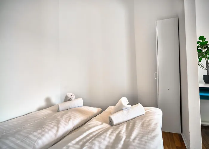 2 Bedrooms & Free Parking *