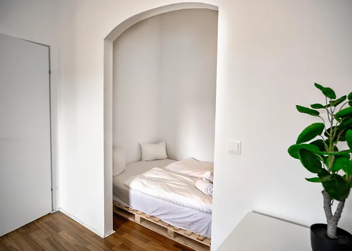 2 Bedrooms & Free Parking * Vienna