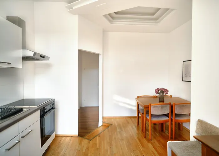 2 Bedrooms & Free Parking *