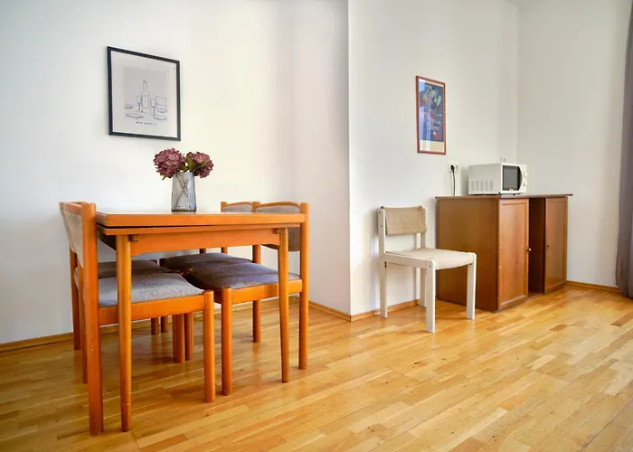 2 Bedrooms & Free Parking * Vienna